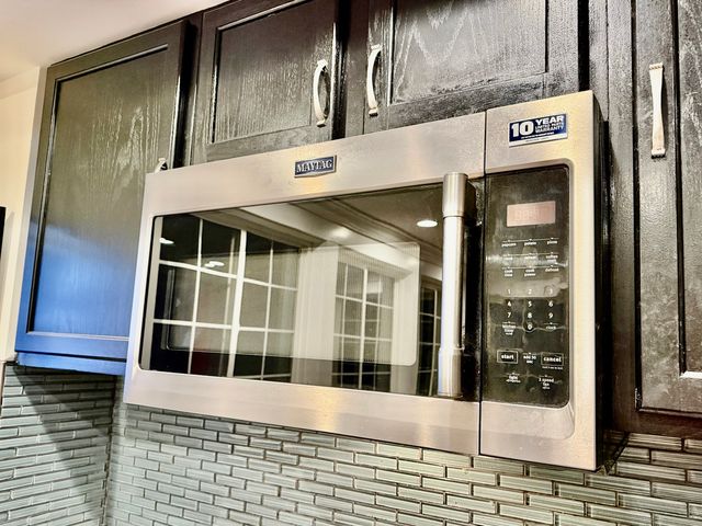 747 Delius Street, Aurora, IL 60505