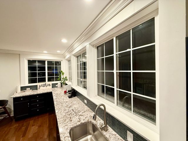 747 Delius Street, Aurora, IL 60505