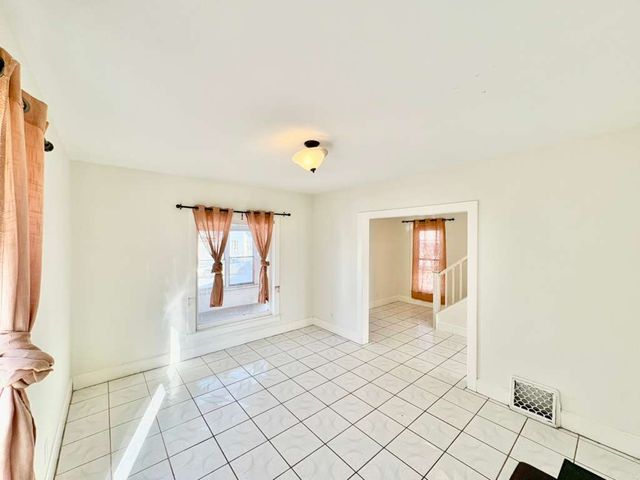 747 Delius Street, Aurora, IL 60505