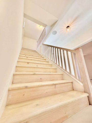 747 Delius Street, Aurora, IL 60505