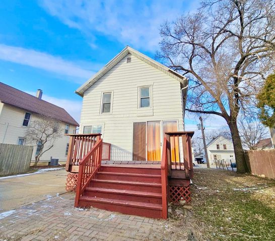 747 Delius Street, Aurora, IL 60505