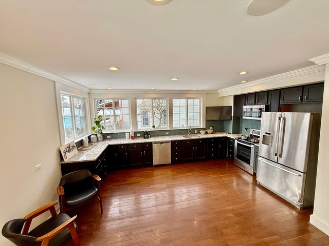 747 Delius Street, Aurora, IL 60505