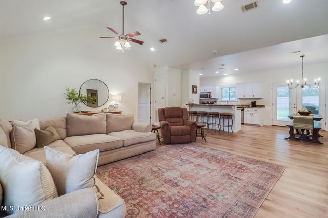6811 Old Fort Bayou Road, Ocean Springs, MS 39564