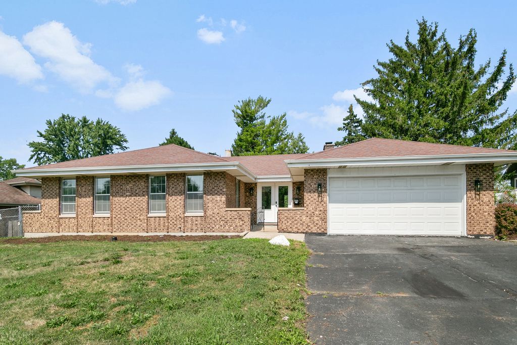 823 Bradoc Street, Chicago Heights, IL 60411