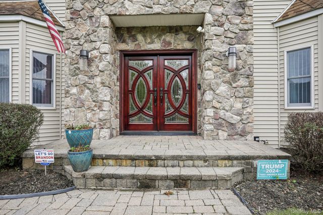 4 Isaac Drive, Pomona, NY 10970