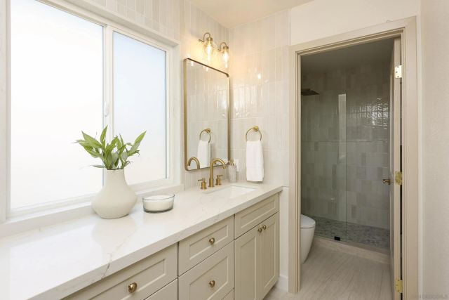 1705 Hawk View Dr, Encinitas, CA 92024