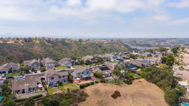 1705 Hawk View Dr, Encinitas, CA 92024