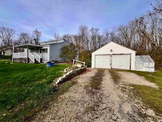 2051 E Wilcken Road, Columbia City, IN 46725