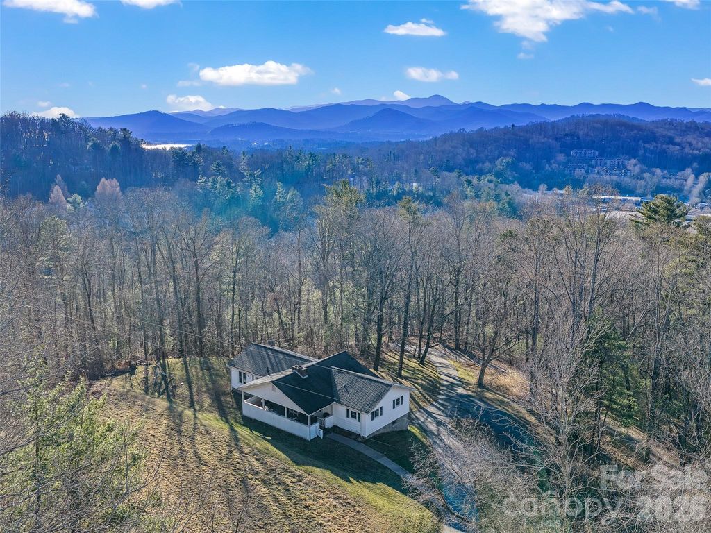 35 Smith Ridge Drive, Asheville, NC 28803