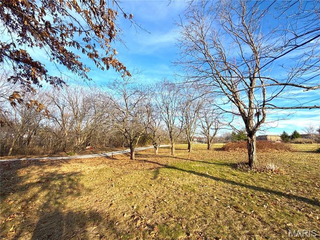 1825 Henke Road, Lake St Louis, MO 63367