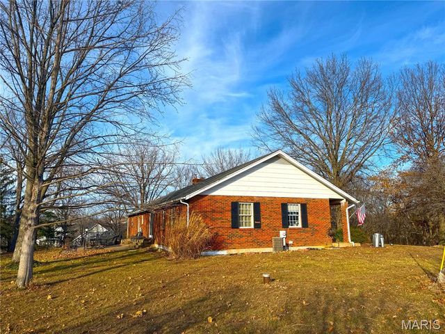 1825 Henke Road, Lake St Louis, MO 63367