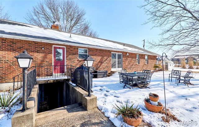 1825 Henke Road, Lake St Louis, MO 63367