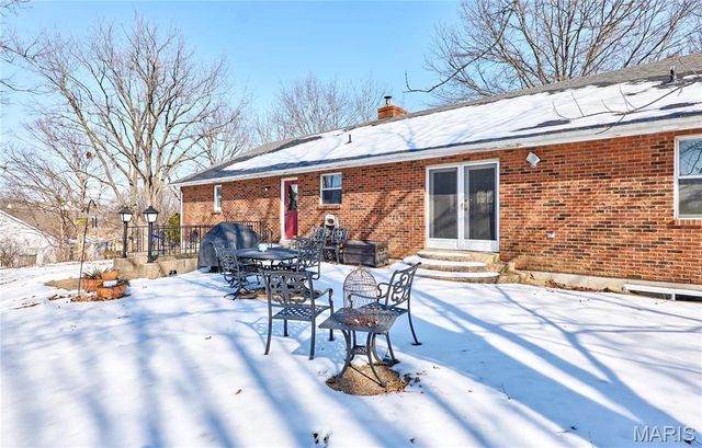 1825 Henke Road, Lake St Louis, MO 63367