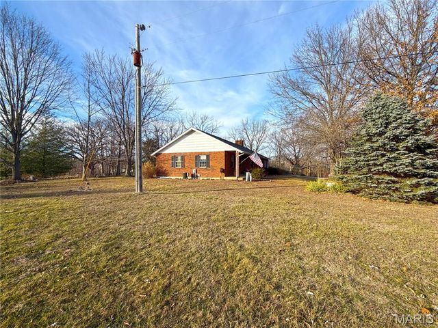 1825 Henke Road, Lake St Louis, MO 63367