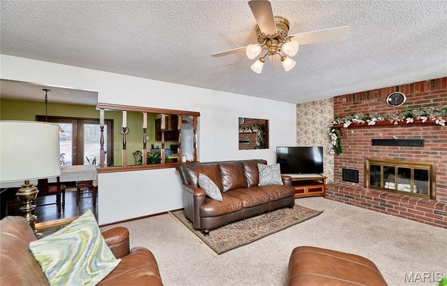 1825 Henke Road, Lake St Louis, MO 63367