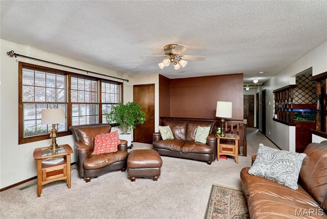 1825 Henke Road, Lake St Louis, MO 63367