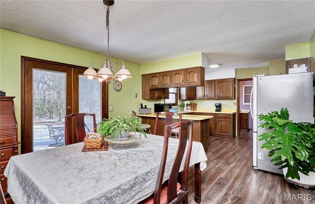 1825 Henke Road, Lake St Louis, MO 63367