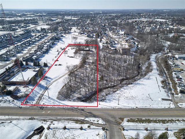 1825 Henke Road, Lake St Louis, MO 63367