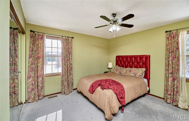 1825 Henke Road, Lake St Louis, MO 63367