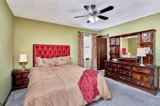 1825 Henke Road, Lake St Louis, MO 63367