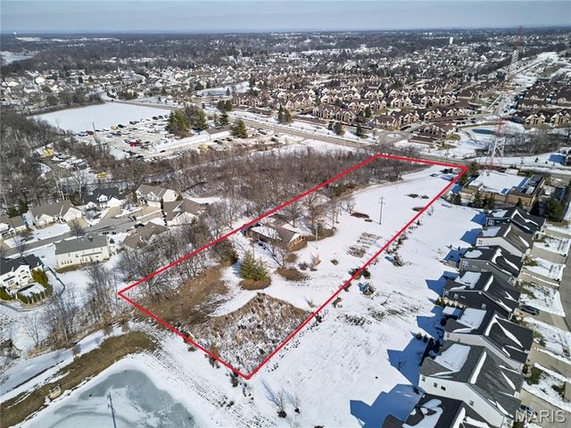 1825 Henke Road, Lake St Louis, MO 63367