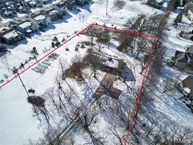 1825 Henke Road, Lake St Louis, MO 63367