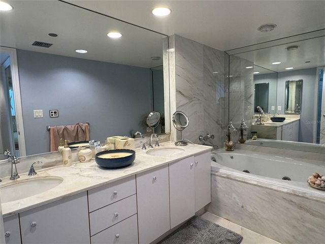 775 LONGBOAT CLUB ROAD 401, Longboat Key, FL 34228