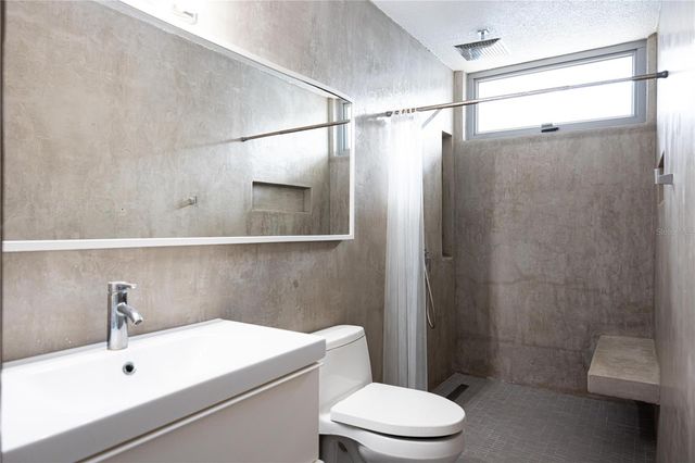 8-18 ALHAMBRA, Guaynabo, PR 00966