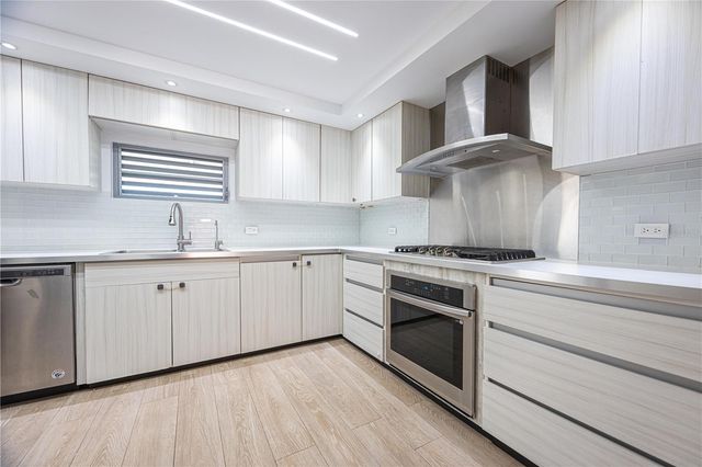 8-18 ALHAMBRA, Guaynabo, PR 00966