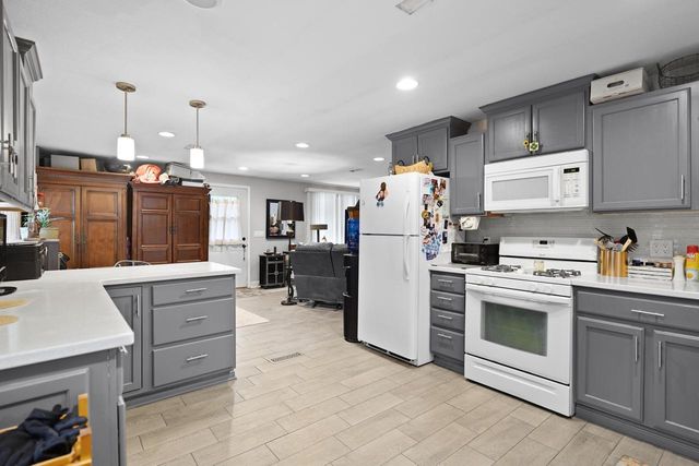 4223 Canterbury LANE, Mount Pleasant, WI 53403