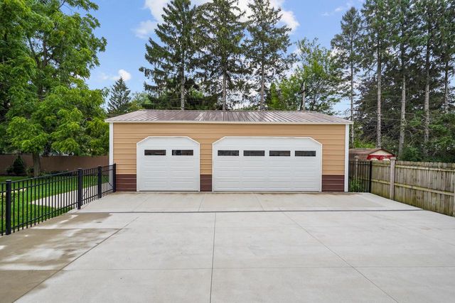 4223 Canterbury LANE, Mount Pleasant, WI 53403