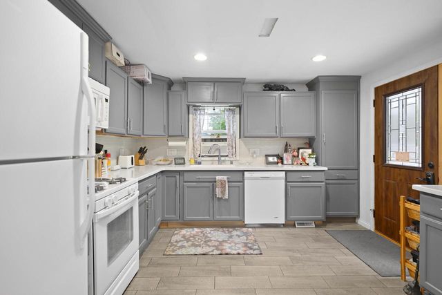 4223 Canterbury LANE, Mount Pleasant, WI 53403