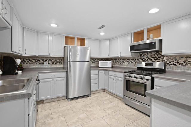 4223 Canterbury LANE, Mount Pleasant, WI 53403