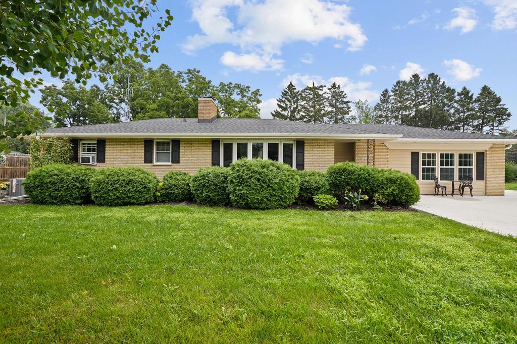 4223 Canterbury LANE, Mount Pleasant, WI 53403