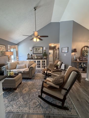 3928 Hearthstone Dr, Chapel Hill, TN 37034