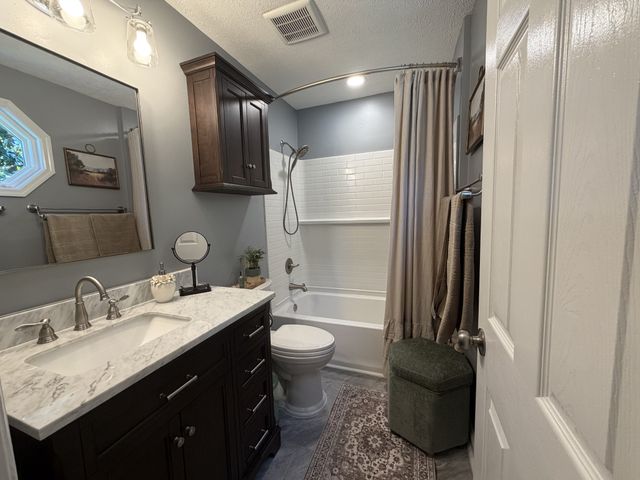 3928 Hearthstone Dr, Chapel Hill, TN 37034