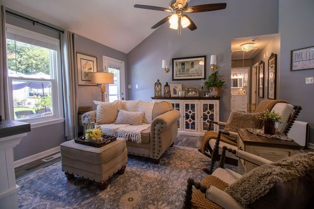 3928 Hearthstone Dr, Chapel Hill, TN 37034