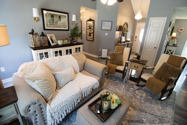 3928 Hearthstone Dr, Chapel Hill, TN 37034