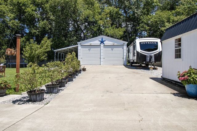3928 Hearthstone Dr, Chapel Hill, TN 37034