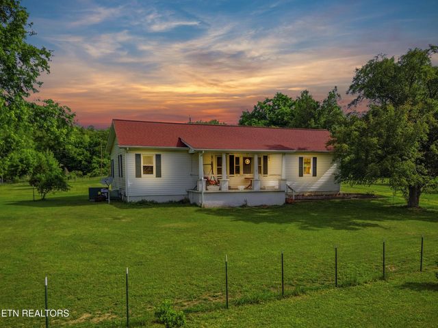 824 Oliver Springs Hwy, Clinton, TN 37716