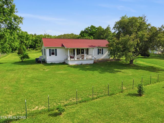 824 Oliver Springs Hwy, Clinton, TN 37716