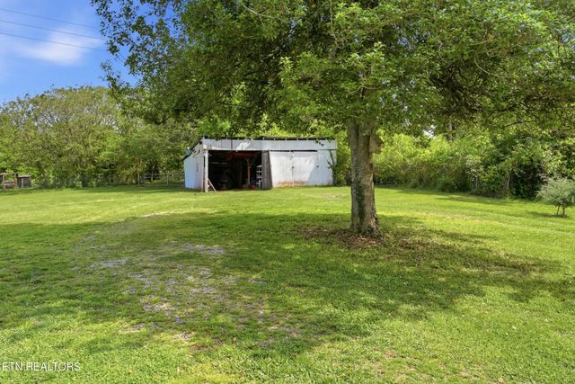 824 Oliver Springs Hwy, Clinton, TN 37716