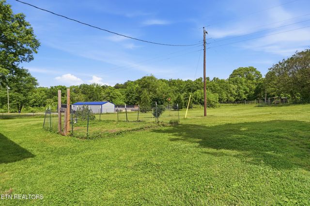 824 Oliver Springs Hwy, Clinton, TN 37716