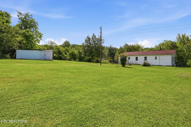 824 Oliver Springs Hwy, Clinton, TN 37716