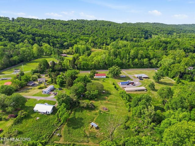 824 Oliver Springs Hwy, Clinton, TN 37716