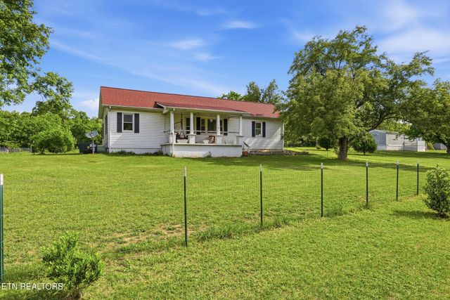 824 Oliver Springs Hwy, Clinton, TN 37716
