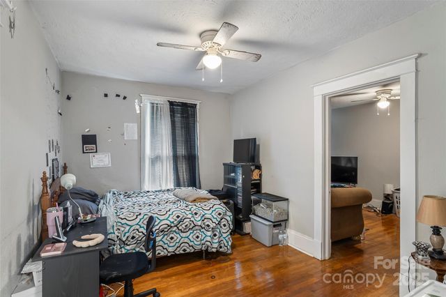 713 3RD Street SE, Hickory, NC 28602