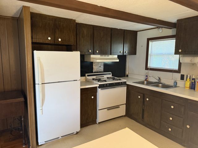 2109 Willow Grove Hwy, Allons, TN 38541