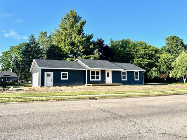 518 S Sullivan Avenue, Fremont, MI 49412