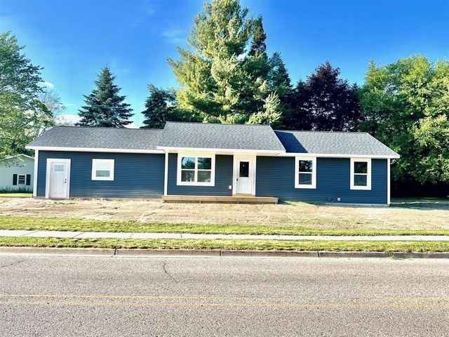 518 S Sullivan Avenue, Fremont, MI 49412